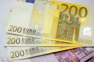 8 Eur To Czk